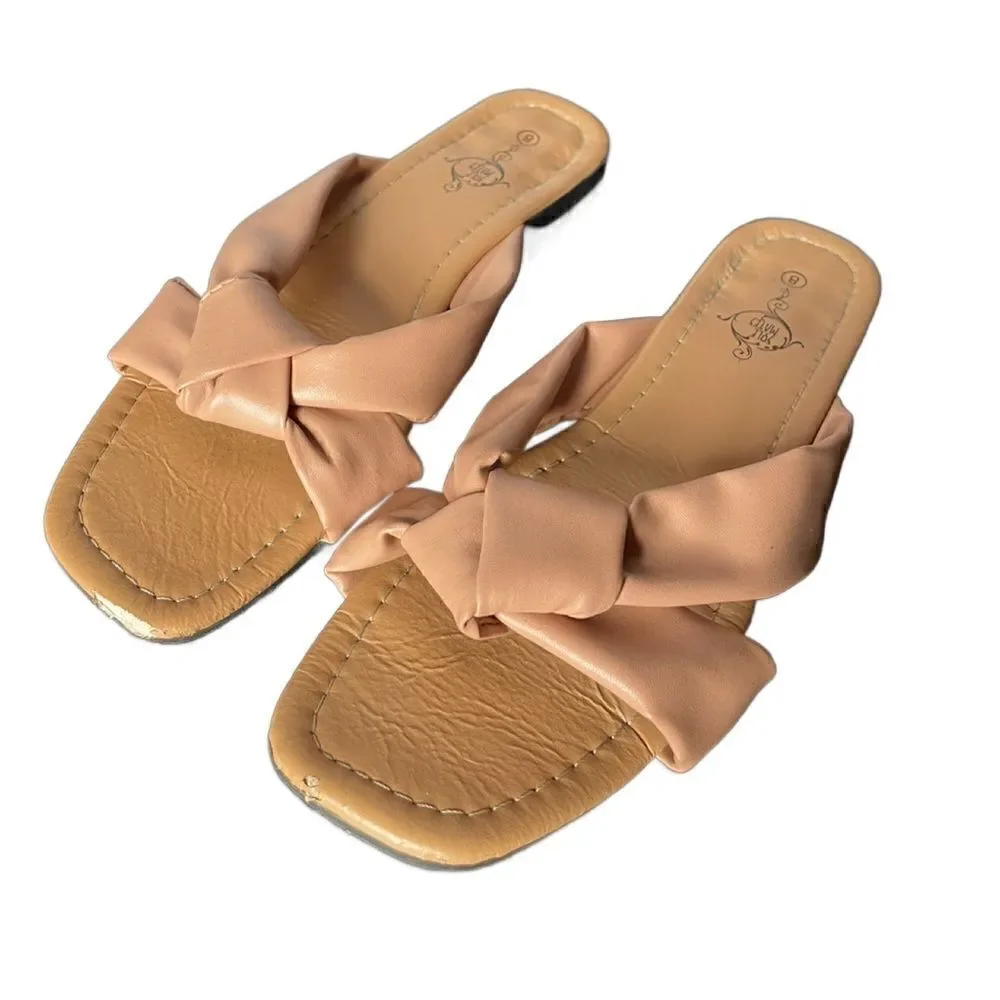 Sole Mates Pale Pink Knotted Slip On Flats with Square Toe (Size: 8)